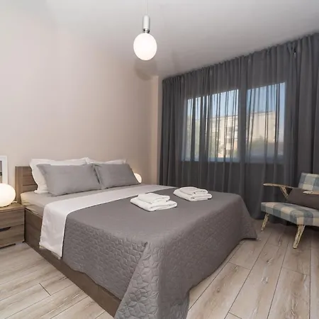 Fashionable 1bd Flat In The Centre Of Apartment