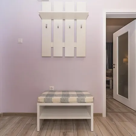 Fashionable 1bd Flat In The Centre Of Apartment